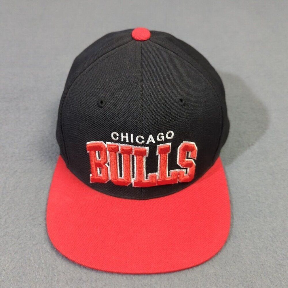 Mitchell And Ness Hat Men's OS Black Chicago Bulls Leather Strap Adjustable NBA